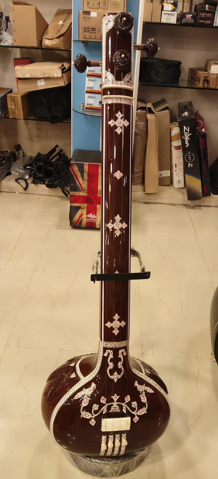TAMBURA FEMALE 4 STRINGS WITH CASE
